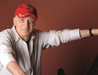 Ν. Μαστοράκης: «Περνάμε περίοδο αμορφωσιάς και αγραμματοσύνης στην τηλεόραση... κακά ελληνικά από αμόρφωτους» (βίντεο)